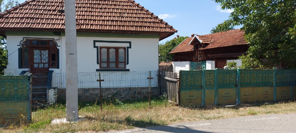 Casa + teren intravilan com. Polovragi