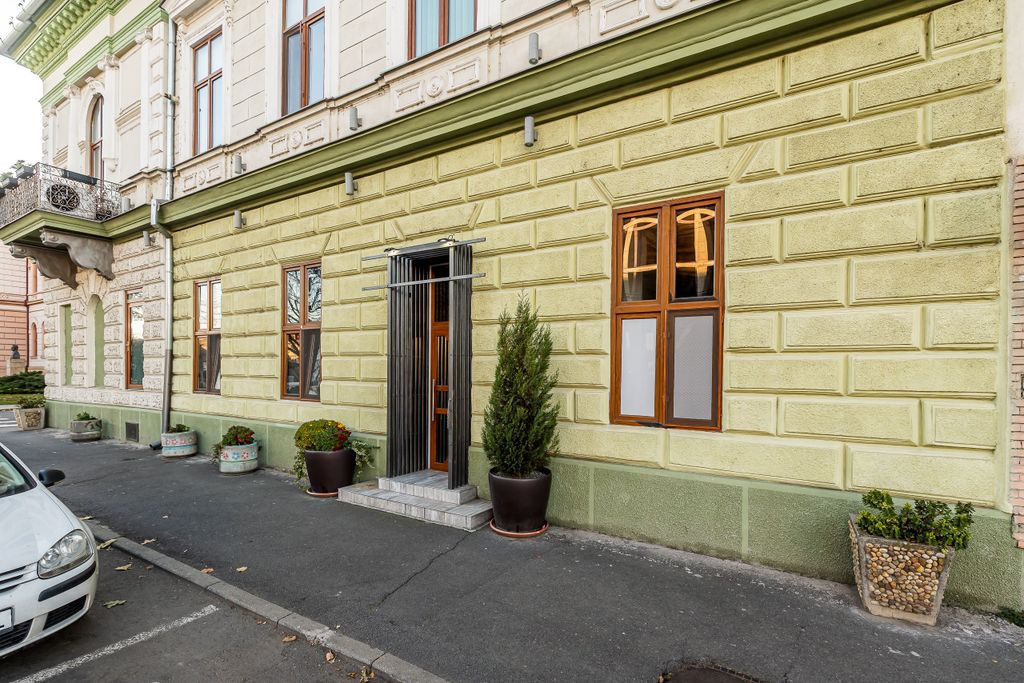 Spațiu comercial de închiriat, acces direct din bd Drag...