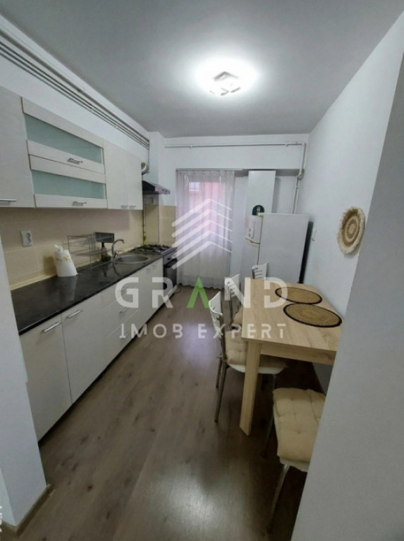 Apartament 2 camere | decomandat | balcon | Iulius Mall/Dun?