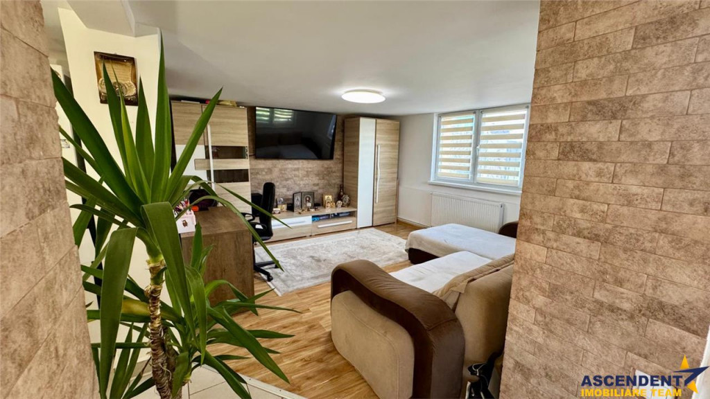 FILMTur 3D! Casa eleganta, curte amenajata, garaj, Brancoven