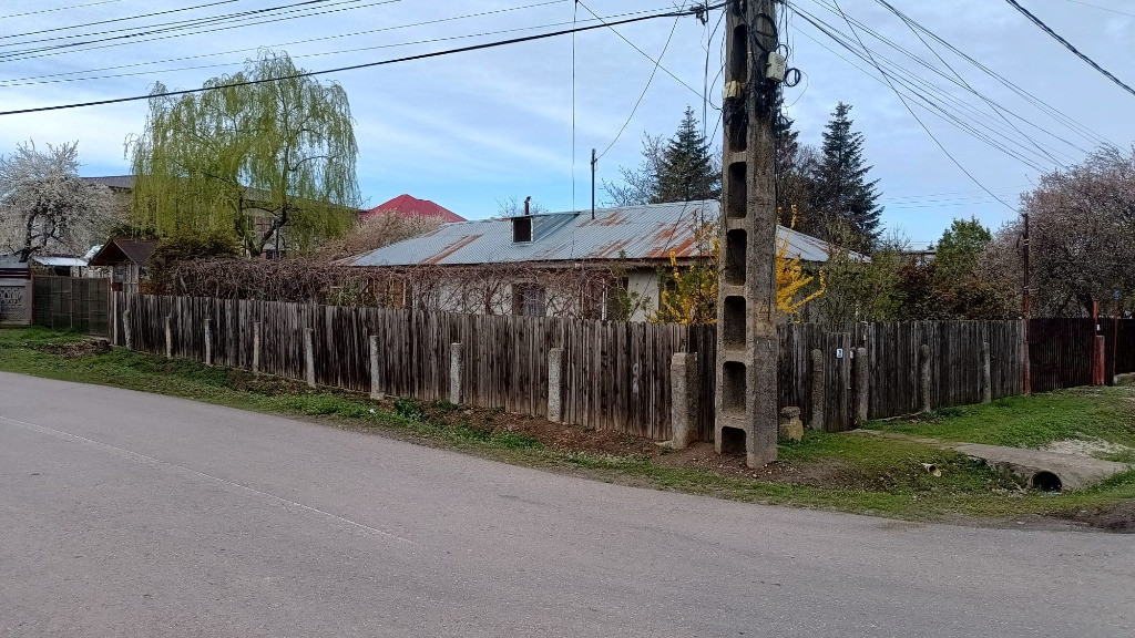 Teren intravilan 800 mp, central Mihăilești, utilități complete, strad