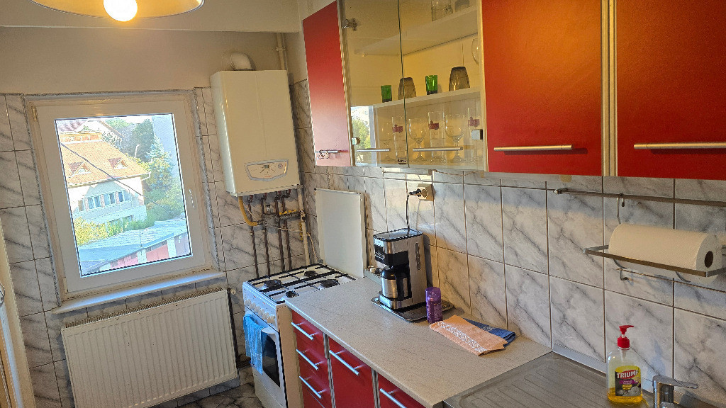 Inchiriez apartament 2 camere decomandat in Deva, I. Maniu, mobilat