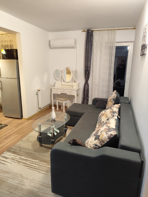 Închiriez apartament cu 2 camere str. Dunarii