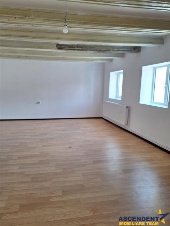 Casa de inchiriat, rezidential spatiu birouri, Ghimbav-Cent