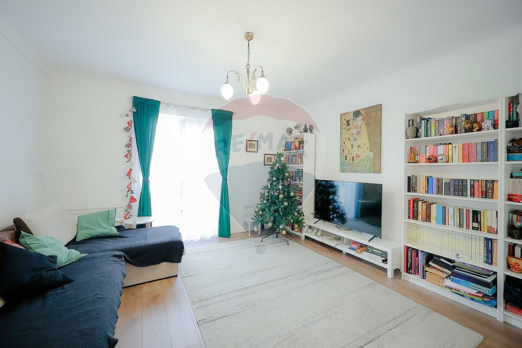 De vânzare apartament cu 2 camere, parter, parcare inclu...