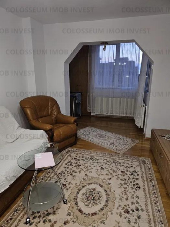 Apartament 2 camere semidecomandat - zona Racadau