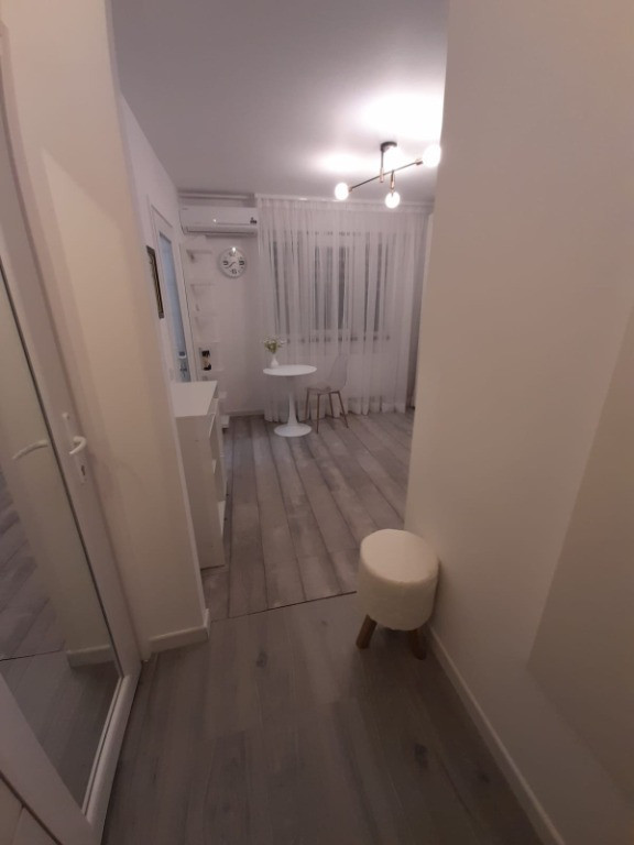 Garsoniera, moderna, intre metrou Gorjului si Pacii, semistradala,