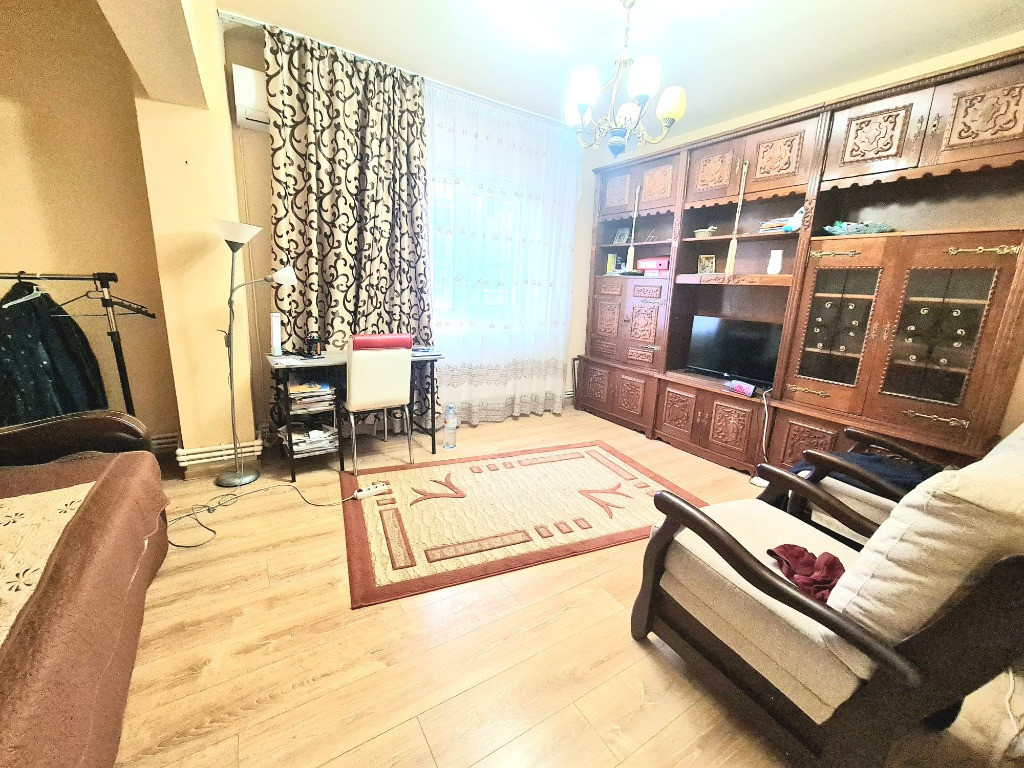 Apart. 1 camera str. Scolilor etaj 1 mobilat