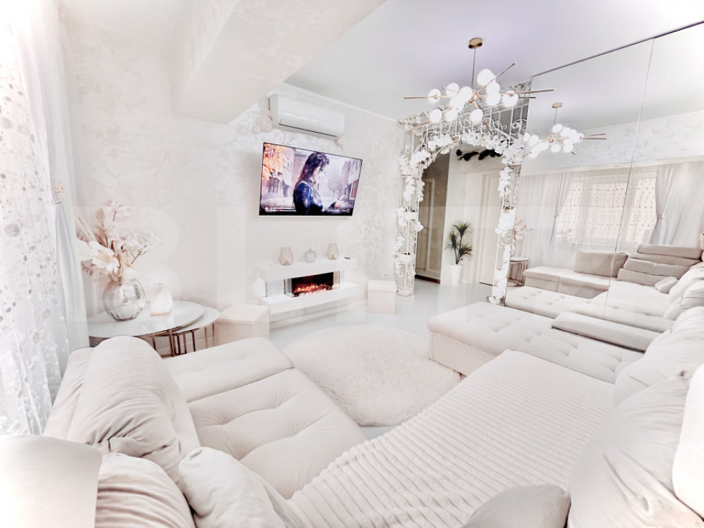 Apartament 3 camere, decomandat, lux, parcare subterana, Tat