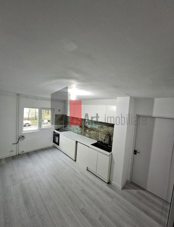 Vânzare apartament 2 camere semidecomandat Drumul Găzar...