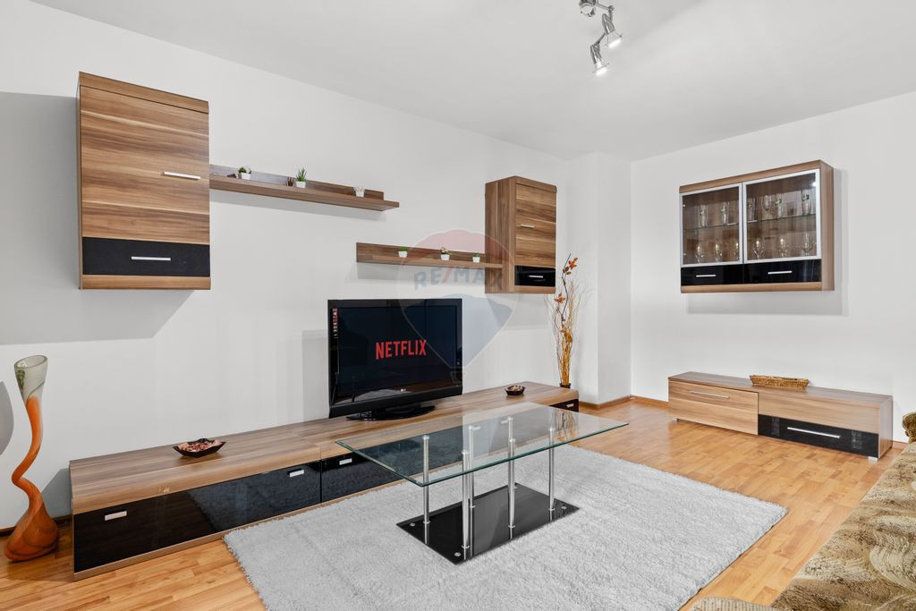 Apartament cu 2 camere, parter, zonă Alfa – loc de par...