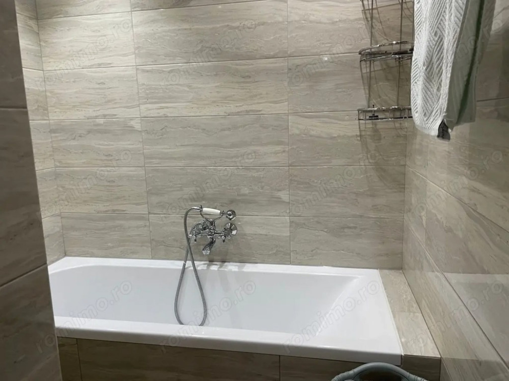 Garsoniera in zona Baba Novac