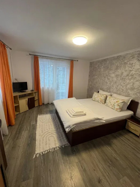 OFERTA LAST MINUTE! Pensiune 6 camere Moeciu de Sus disponib