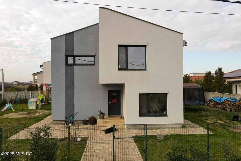 Simion Barnutiu - 3 Camere, 2 Bai, Etaj 3, Centrala Propr...