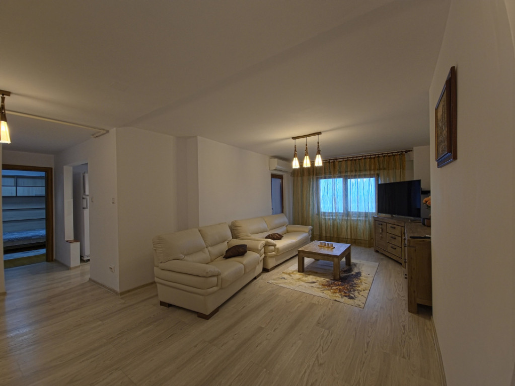 Faleza Nord 3 camere vedere la mare loc de parcare termen lu