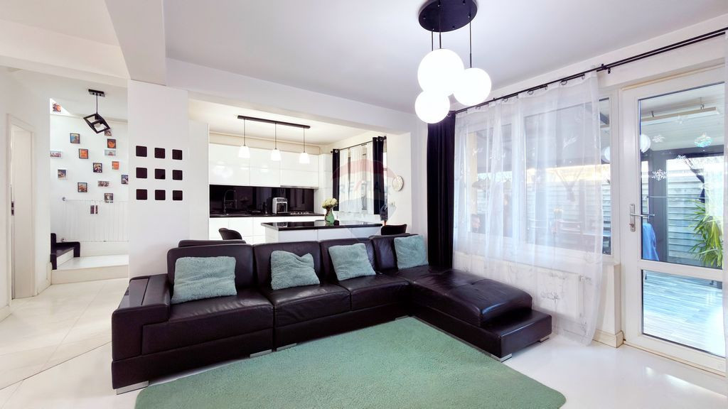 Vila 4 camere | Teren 251 mp | 2 parcari | 10 min Metrou