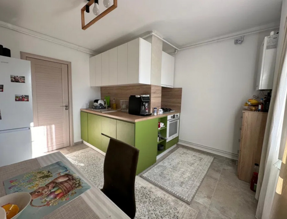 Apartament 2 camere, decomandat - zona Scriitorilor