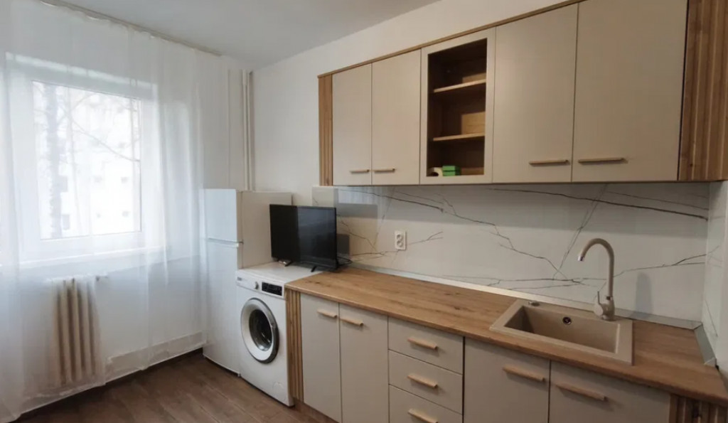 Camera de camin - zona Florilor