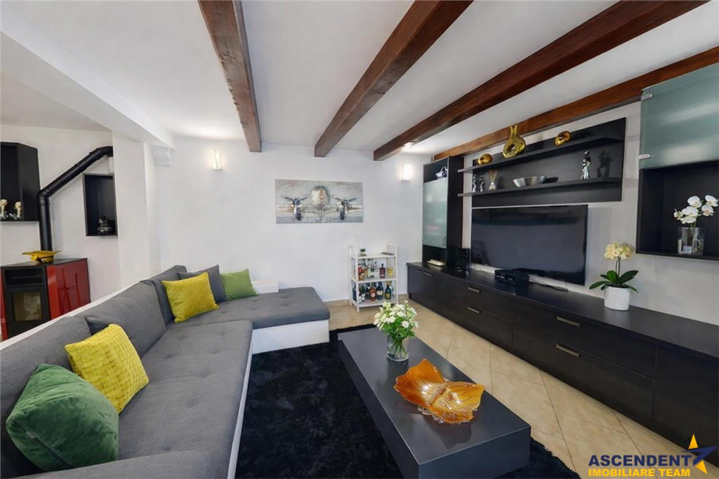 TUR 3D! Refugiu rafinat in Schei, Casa cu 3 camere amenajata