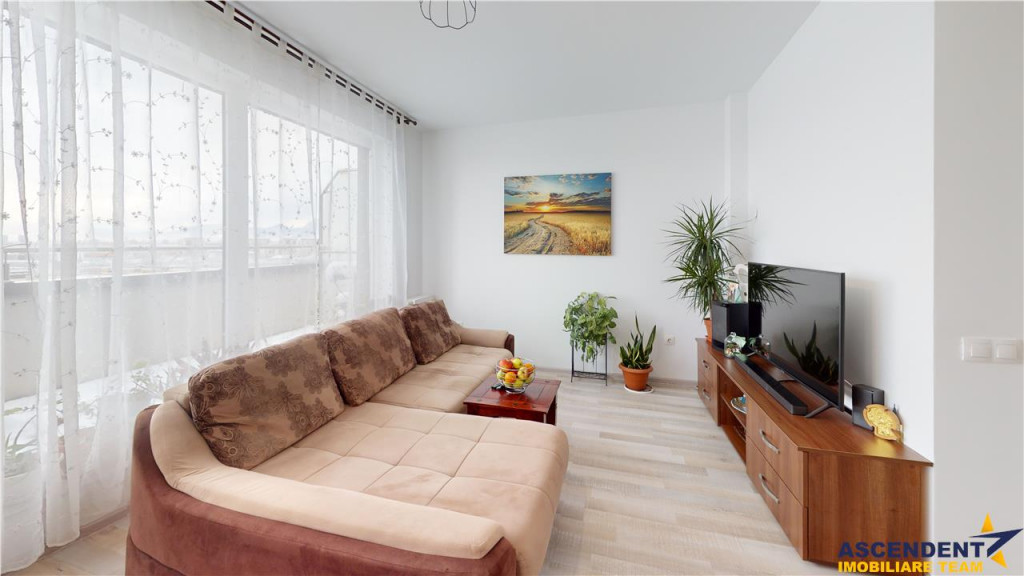 Pe 2 niveluri, Penthouse modern la bulevard, parcare si boxa