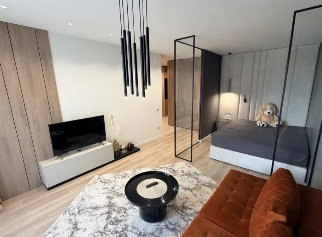 Garsoniera decomandat - zona Astra