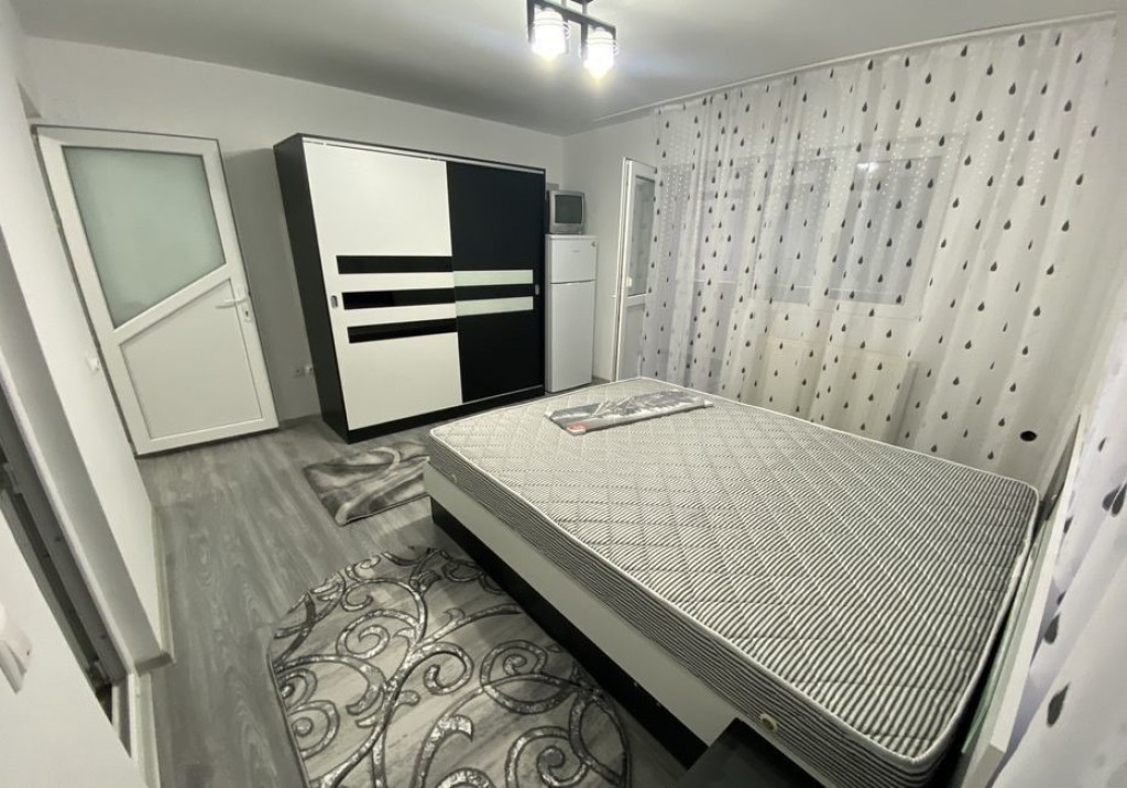 Garsoniera zona Ozana