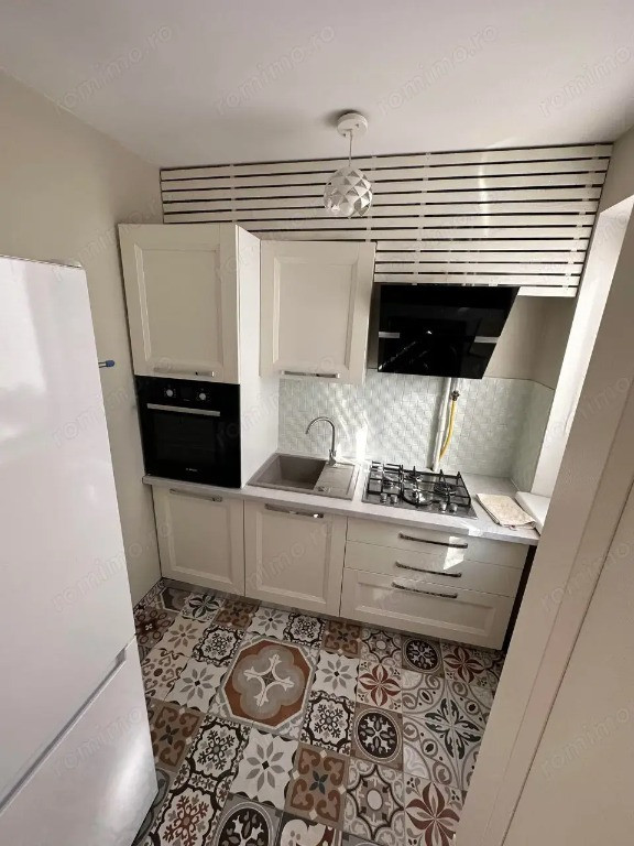 Ofer spre inchiriere apartament cu 2 camere in zona Lujerului