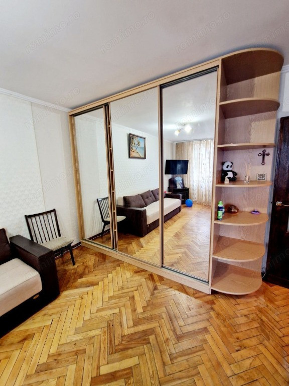 Garsoniera zona Lujerului