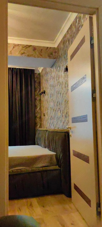 Inchiriere apartament zona Damaroaia