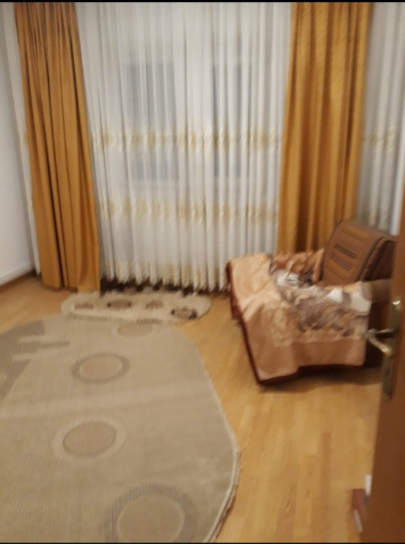 Apartament cu 3 camere Zona Zamca