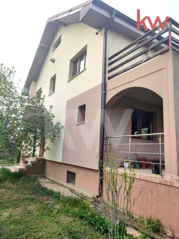 Casă spațioasă în Drăgotești – oază de verdeață