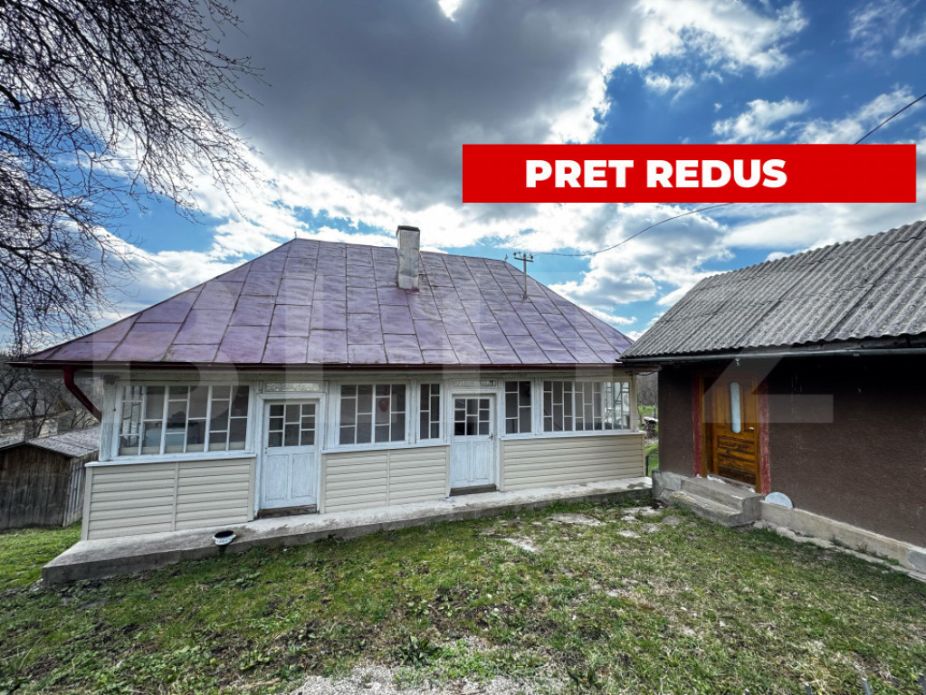 Casa la munte, teren 8324 mp, anexe, zona comuna Bucium