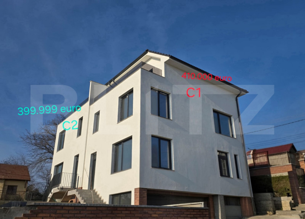 Duplex semifinisat, zona Dambul Rotund, priveliste spre ora