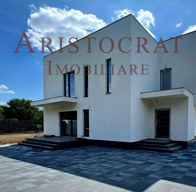 Vila individuala la alb