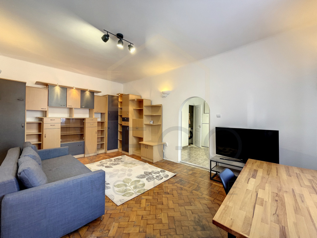 Apartament 1 camera, imobil tip casa, parcare, Dorobantilor