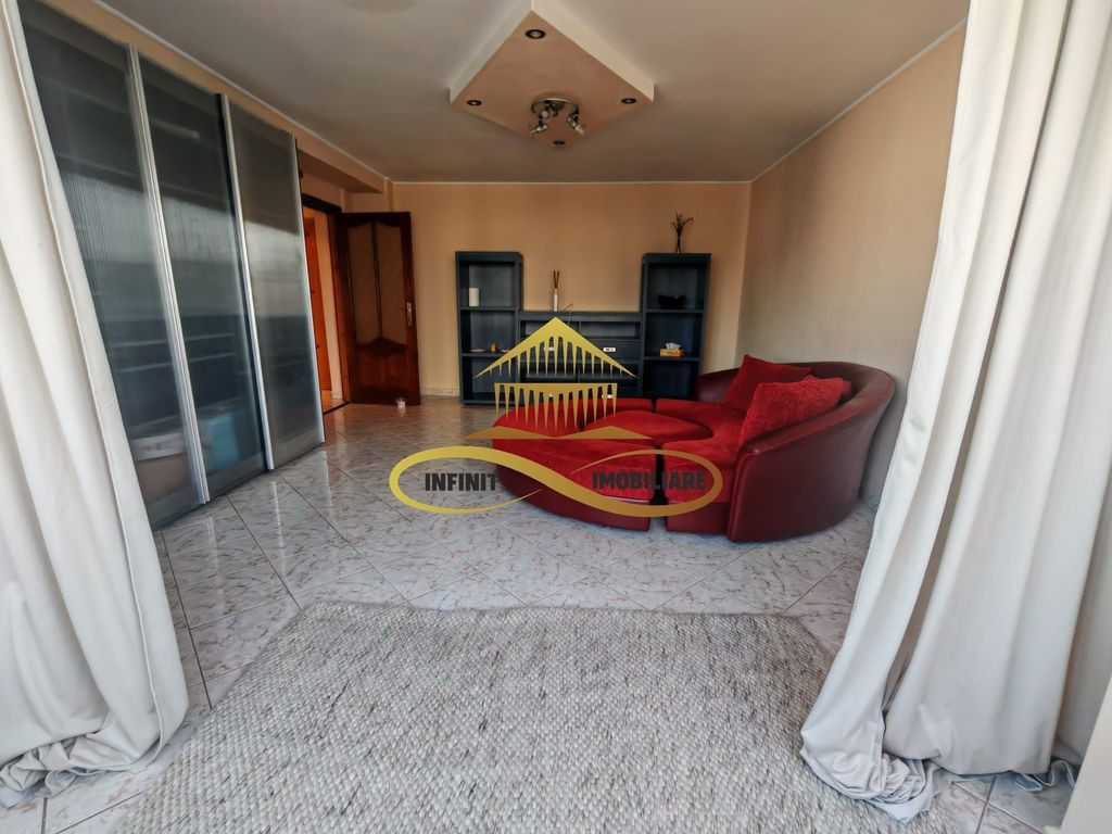 Apartament de închiriat – 2 camere decomandate, centru