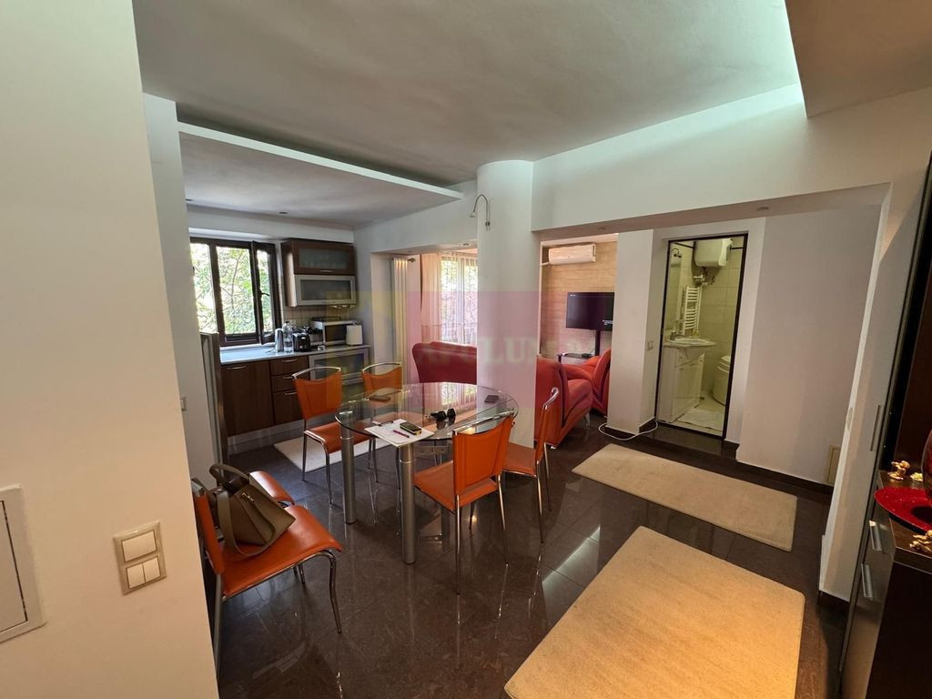 Vanzare apartament de 3 camere in zona Casa Poporului-Unirii