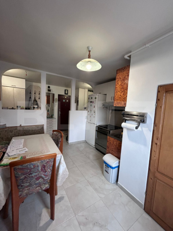 Apartament cu 2 camere, 55 mp, decomandat, zona Stefan cel M