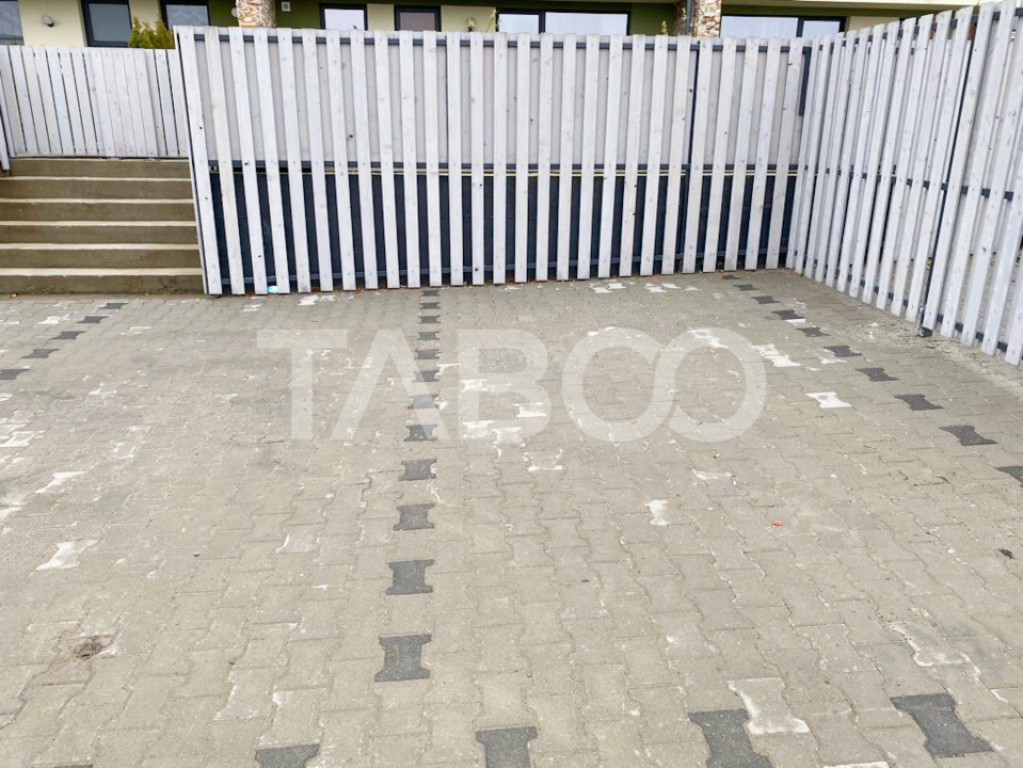 Casa cu 4 camere si vedere panoramica chiar la intrare In Cr