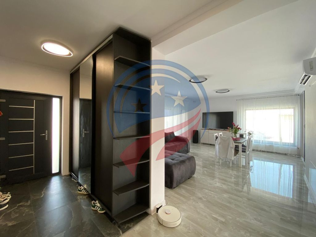 CASA DEOSEBITA ZONA SELGROS COMPLET MOBILATA