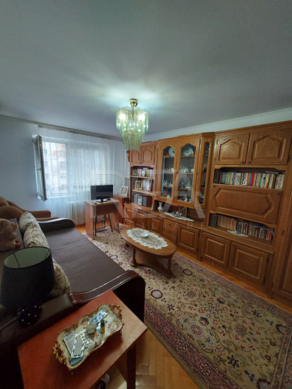 3 camere Piata Salajan, decomandat, et. 2, metrou, anvelopat