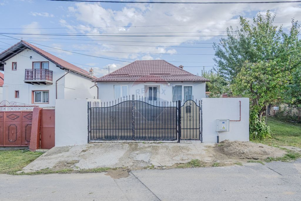 Casă cu 4 camere | Curte 400mp | Tohanu Nou | Comision 0% |