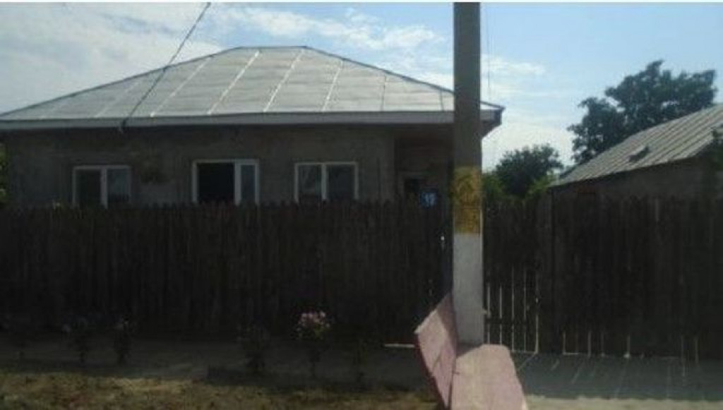 Casa si teren cota parte 1/2, Gropeni, ID: R2733382