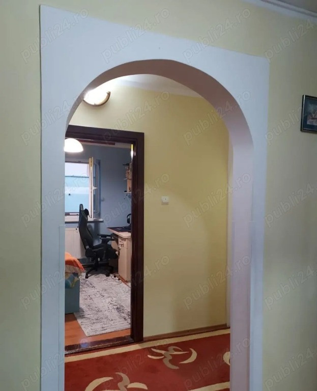 Apartament cu 3 Camere Decomandate Zona George Enescu