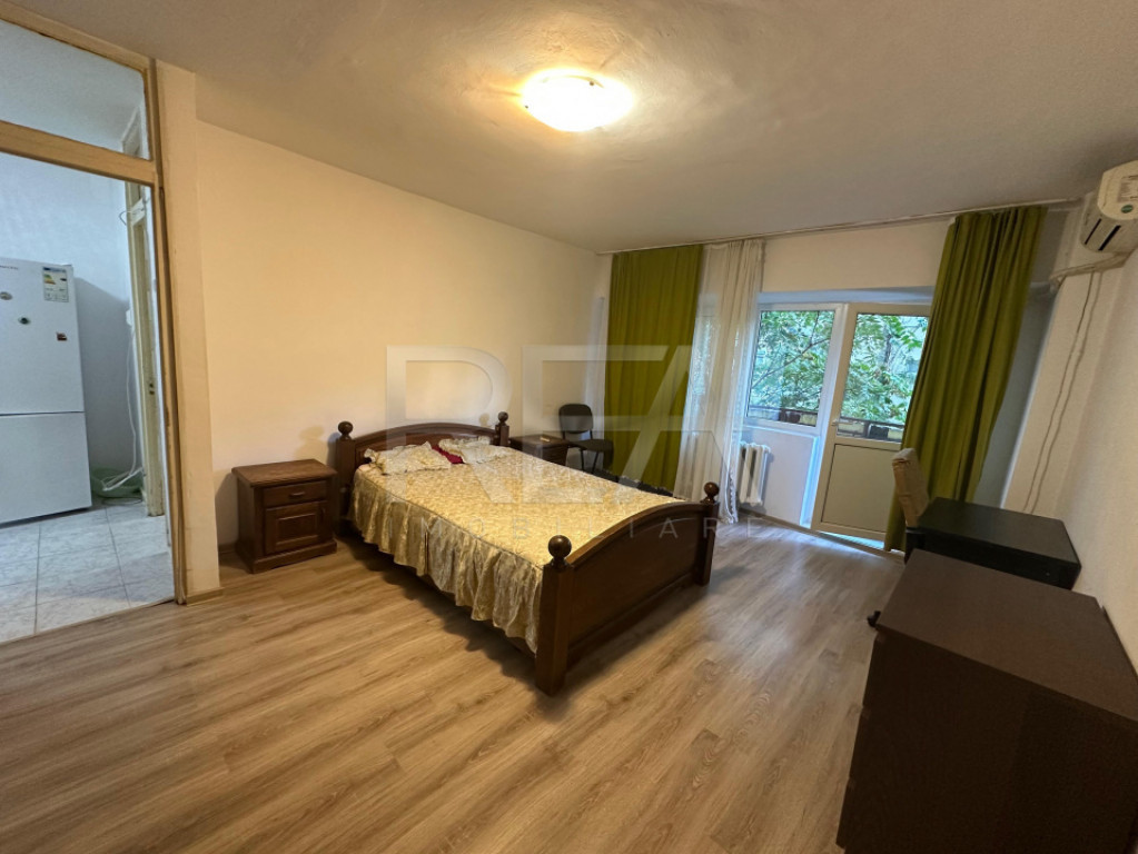 Garsoniera, et 2/8, 41mp-Uverturii, Teatrul Masca