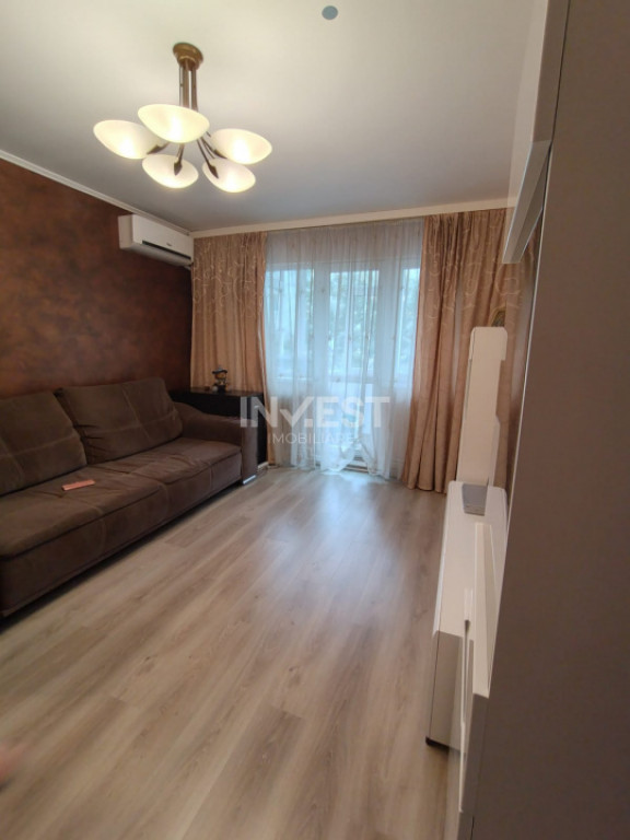 DE VANZARE-APARTAMENT 2 CAMERE-ROND ZIMBRU