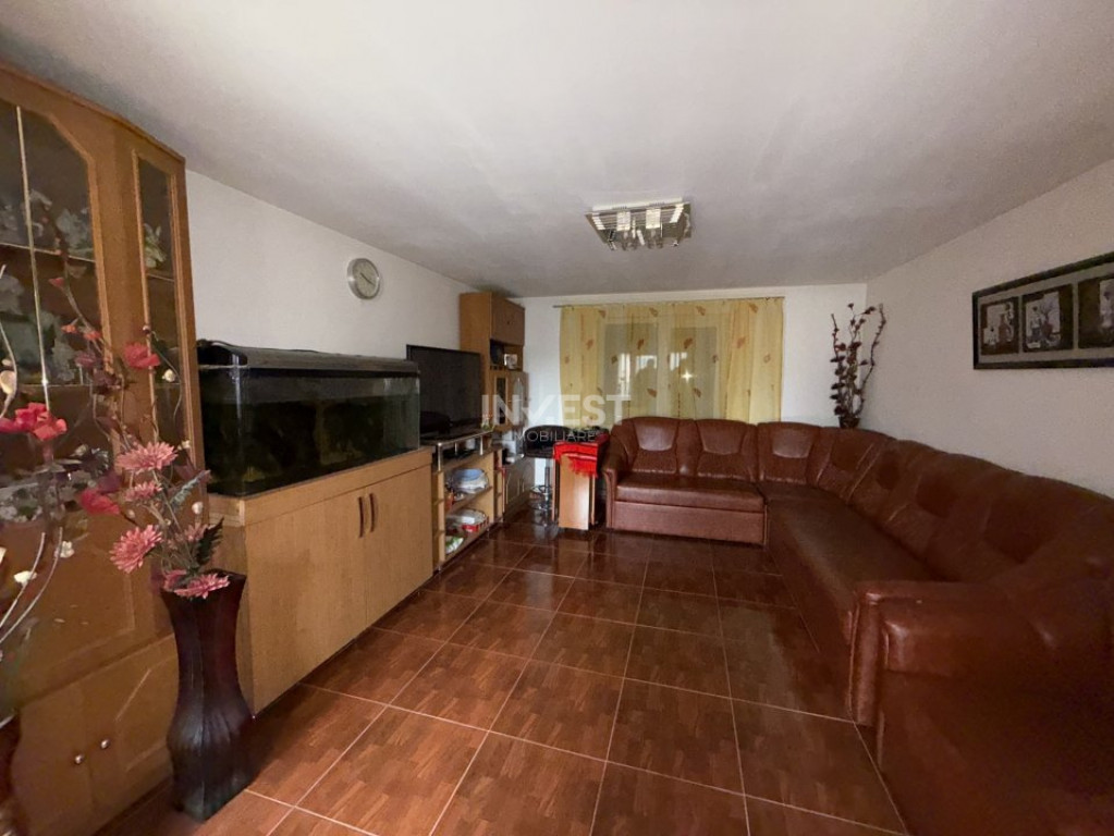 CASA 4 CAMERE, 2 BAI , BECI , MAGAZIE , 500 MP TEREN , LUNCA