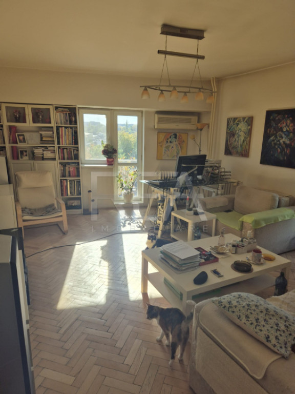 3 camere, Unirii, decomandat, et. 4, an 1992, 82 mp, metrou