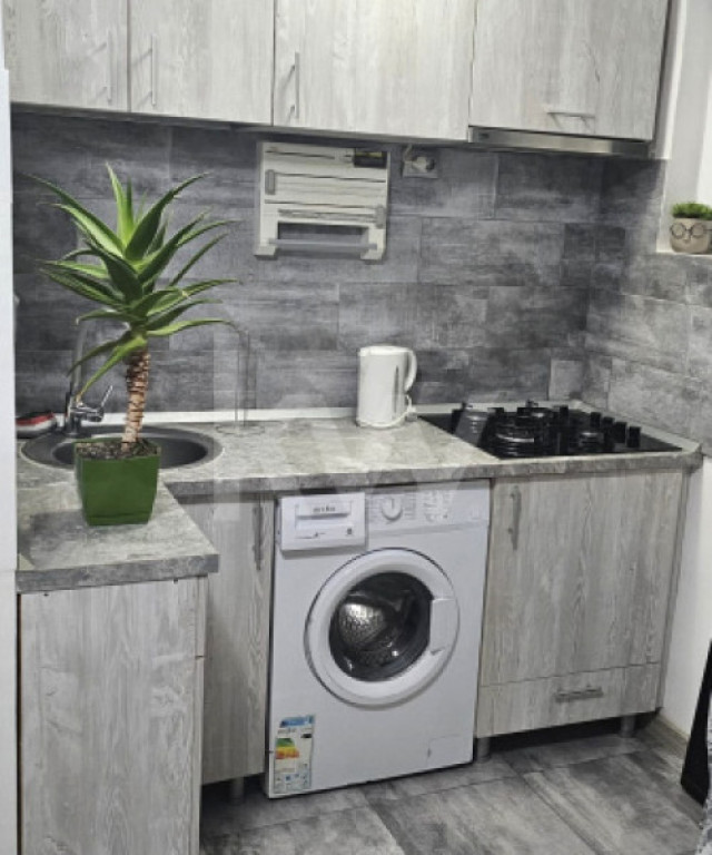 Apartament 2 camere V. Rosie - ideal pentru studenti sau inv