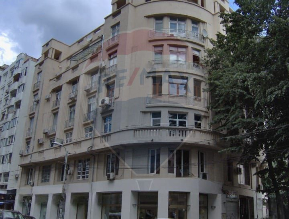 INCHIRIERE apartament cu 6 camere-Calea Victoriei